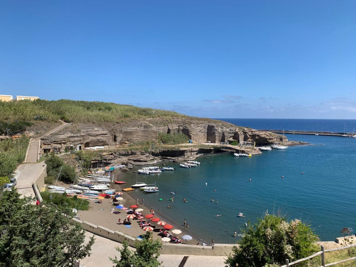 Hotel Isolabella Ventotene Exterior foto